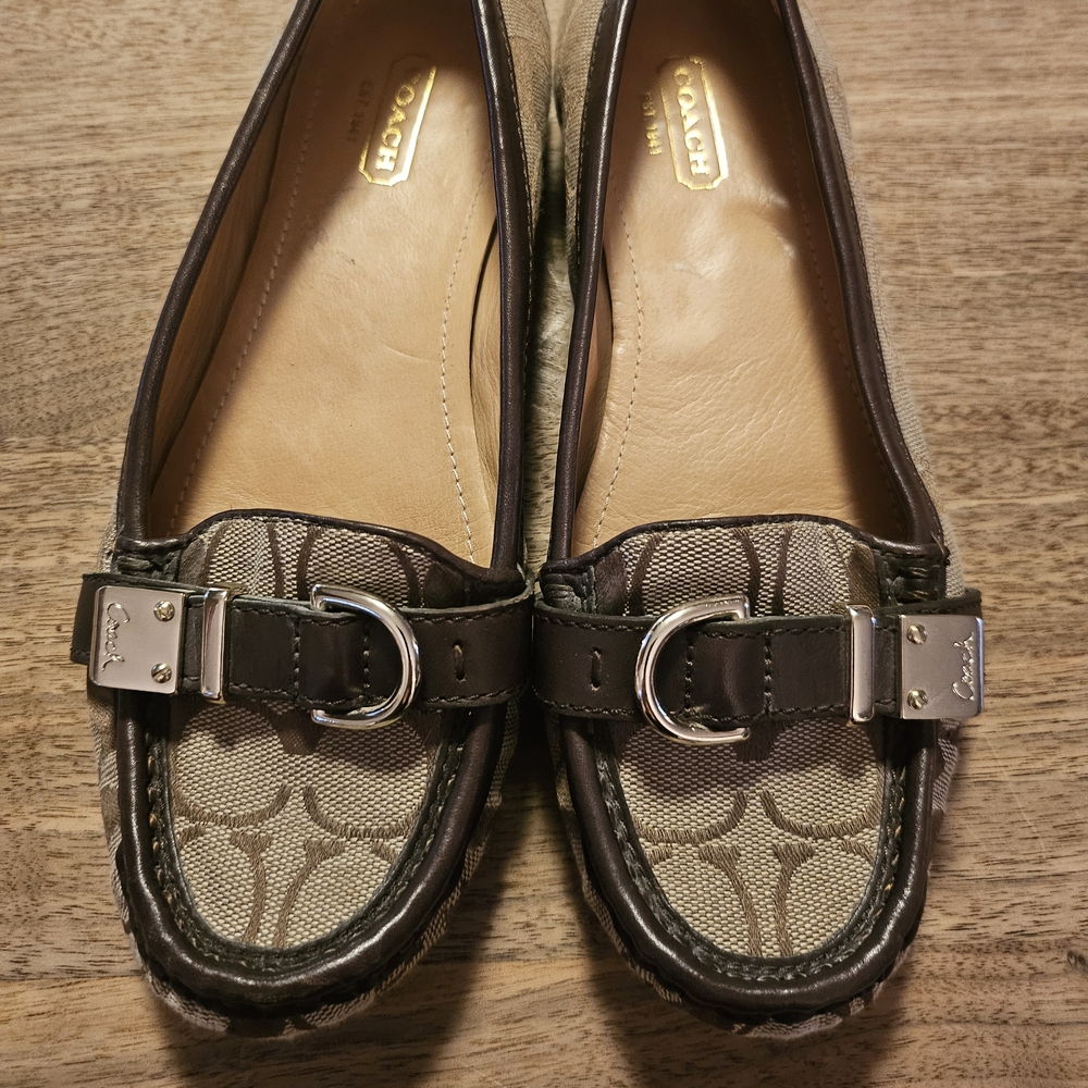 Signature COACH Flores Loafers Sz 6.5